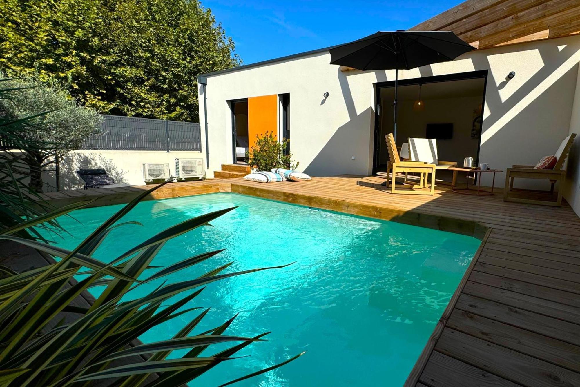 Daya Lodge. LʼIsle-sur-la-Sorgue Exterior foto